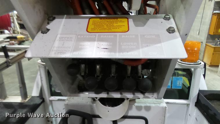 image for item DP9573 2009 Ford F550 Super Duty XL bucket truck