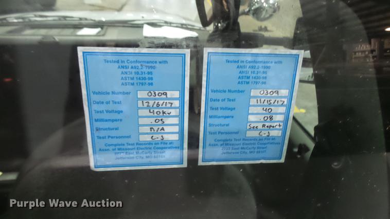 image for item DP9573 2009 Ford F550 Super Duty XL bucket truck