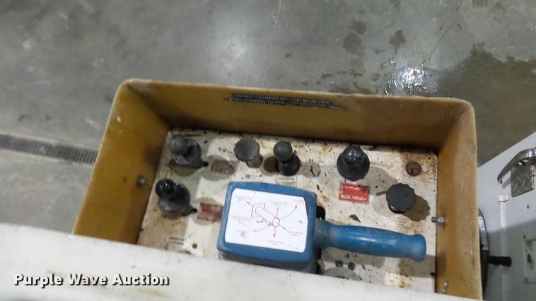 image for item DP9573 2009 Ford F550 Super Duty XL bucket truck