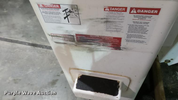 image for item DP9573 2009 Ford F550 Super Duty XL bucket truck