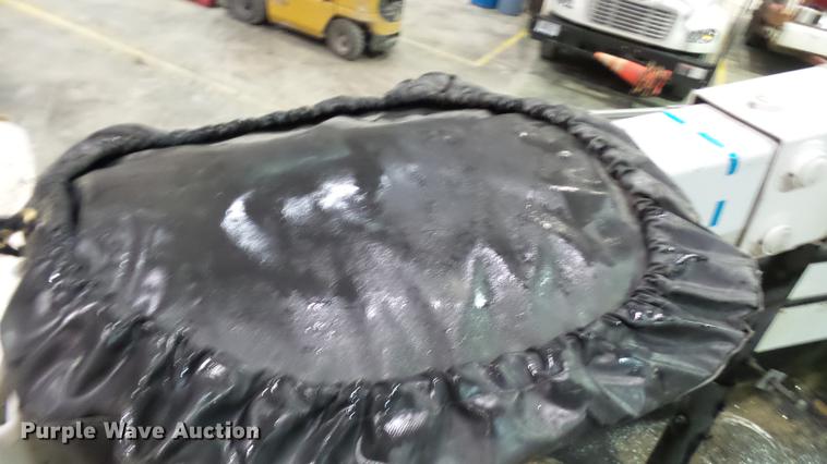 image for item DP9573 2009 Ford F550 Super Duty XL bucket truck