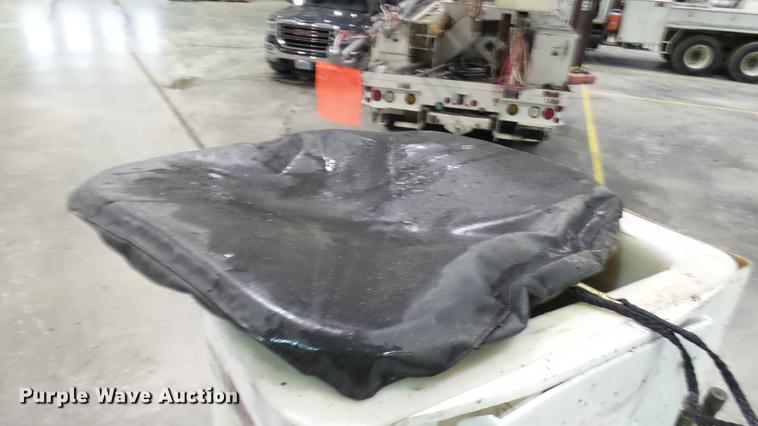 image for item DP9573 2009 Ford F550 Super Duty XL bucket truck