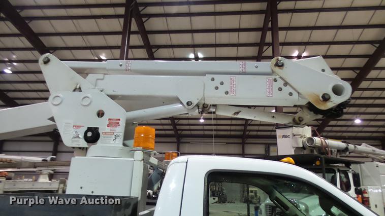 image for item DP9573 2009 Ford F550 Super Duty XL bucket truck