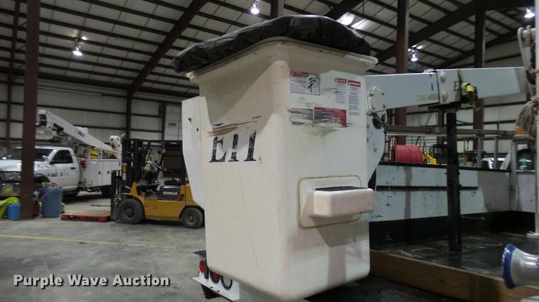 image for item DP9573 2009 Ford F550 Super Duty XL bucket truck