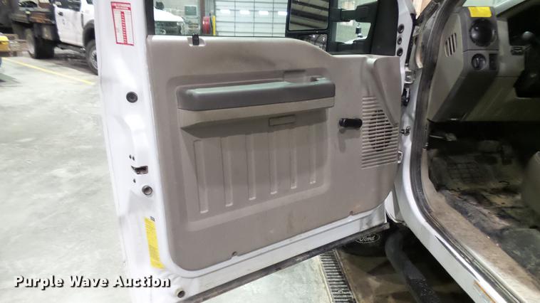 image for item DP9573 2009 Ford F550 Super Duty XL bucket truck