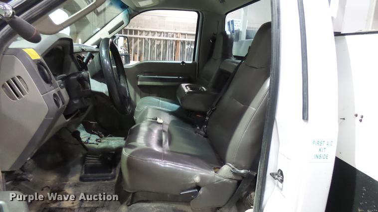 image for item DP9573 2009 Ford F550 Super Duty XL bucket truck