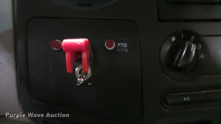 image for item DP9573 2009 Ford F550 Super Duty XL bucket truck