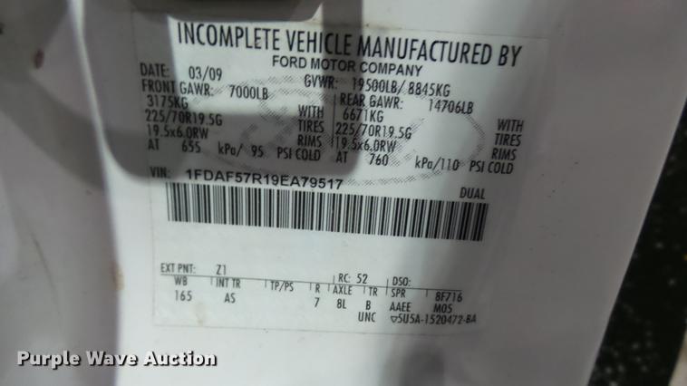 image for item DP9573 2009 Ford F550 Super Duty XL bucket truck