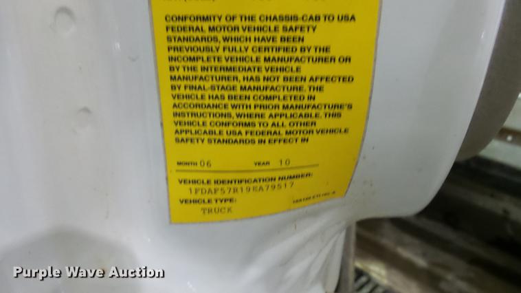 image for item DP9573 2009 Ford F550 Super Duty XL bucket truck