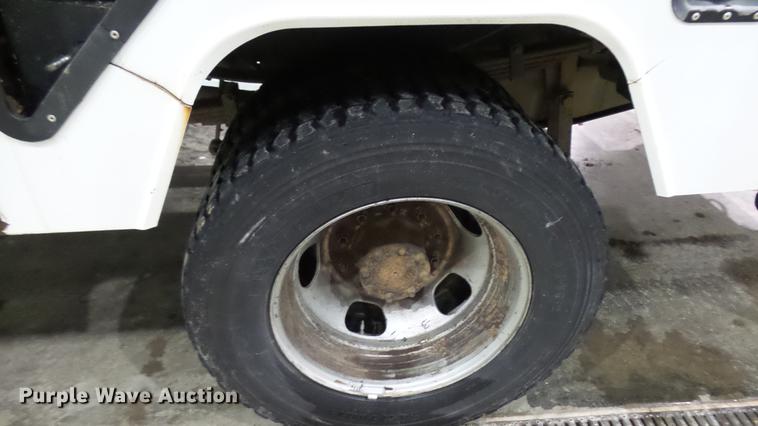 image for item DP9573 2009 Ford F550 Super Duty XL bucket truck