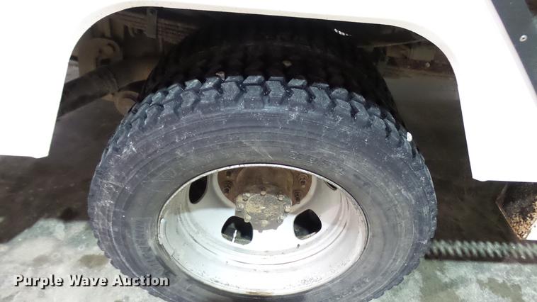 image for item DP9573 2009 Ford F550 Super Duty XL bucket truck