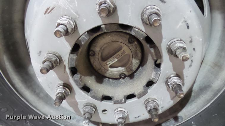 image for item DP9573 2009 Ford F550 Super Duty XL bucket truck