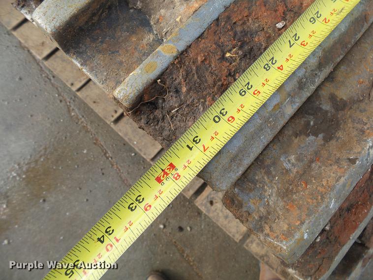 image for item DS9560 1998 Hyundai R210LC-3 excavator