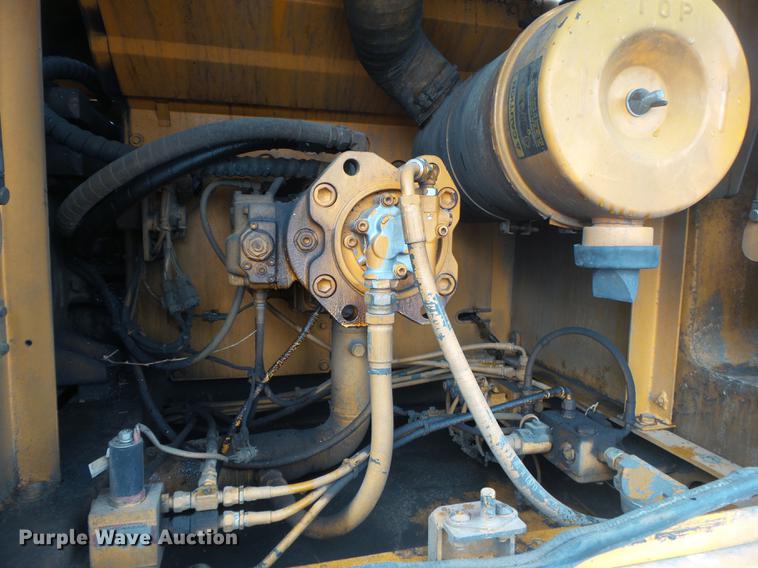 image for item DS9560 1998 Hyundai R210LC-3 excavator