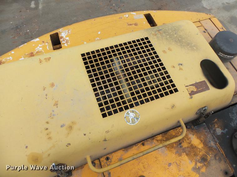 image for item DS9560 1998 Hyundai R210LC-3 excavator