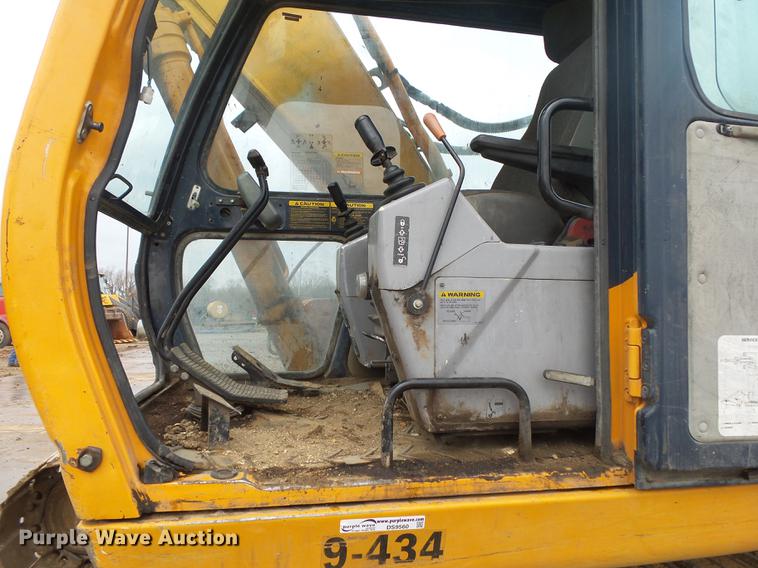 image for item DS9560 1998 Hyundai R210LC-3 excavator