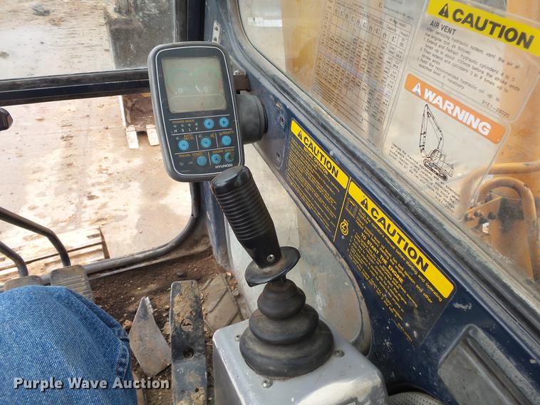 image for item DS9560 1998 Hyundai R210LC-3 excavator