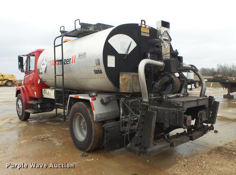 image for item DS9562 1999 Freightliner FL70 oil distribution truck