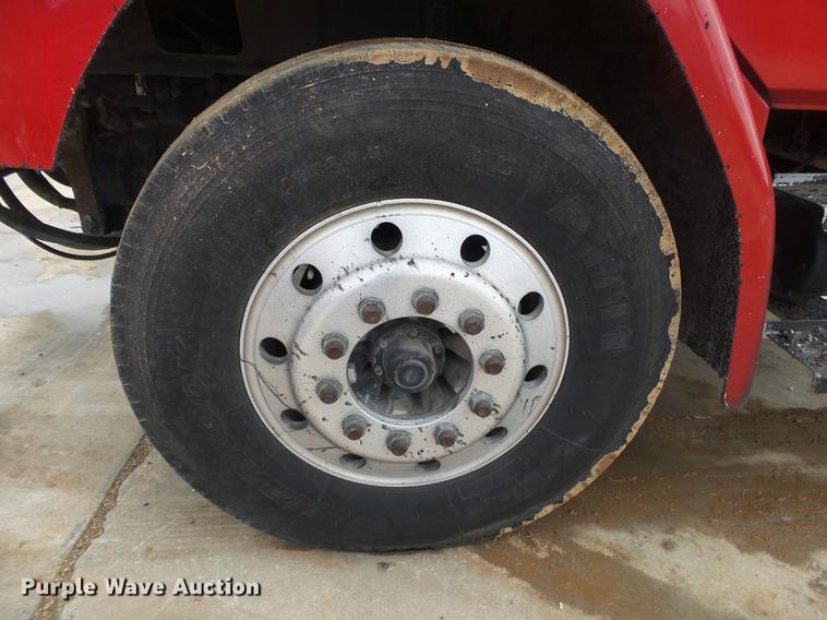 image for item DS9562 1999 Freightliner FL70 oil distribution truck