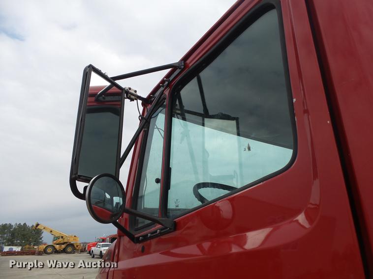 image for item DS9562 1999 Freightliner FL70 oil distribution truck