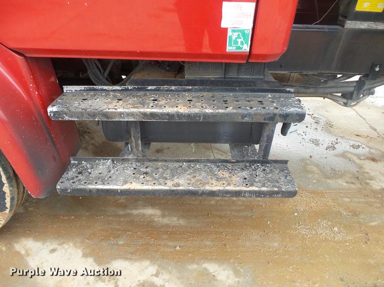 image for item DS9562 1999 Freightliner FL70 oil distribution truck