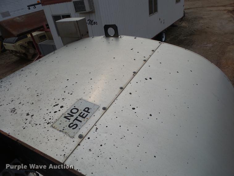 image for item DS9562 1999 Freightliner FL70 oil distribution truck