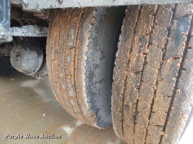 image for item DS9562 1999 Freightliner FL70 oil distribution truck