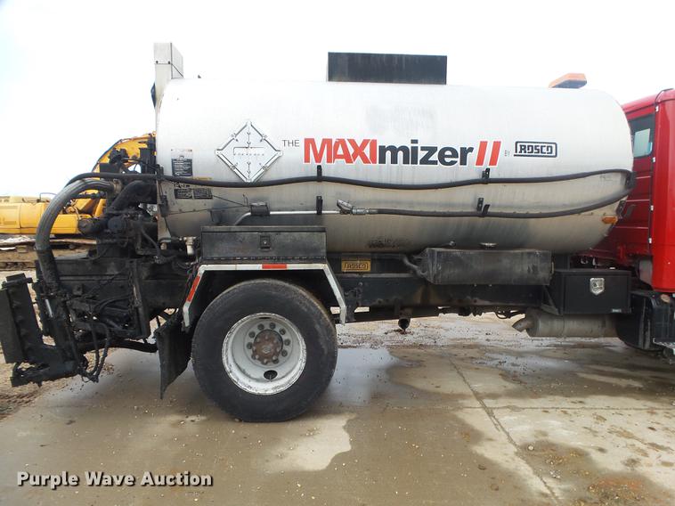 image for item DS9562 1999 Freightliner FL70 oil distribution truck