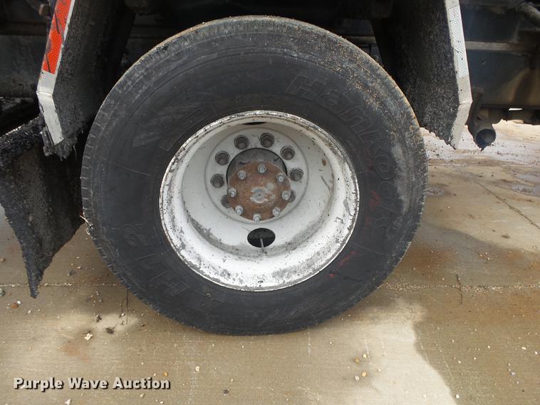 image for item DS9562 1999 Freightliner FL70 oil distribution truck