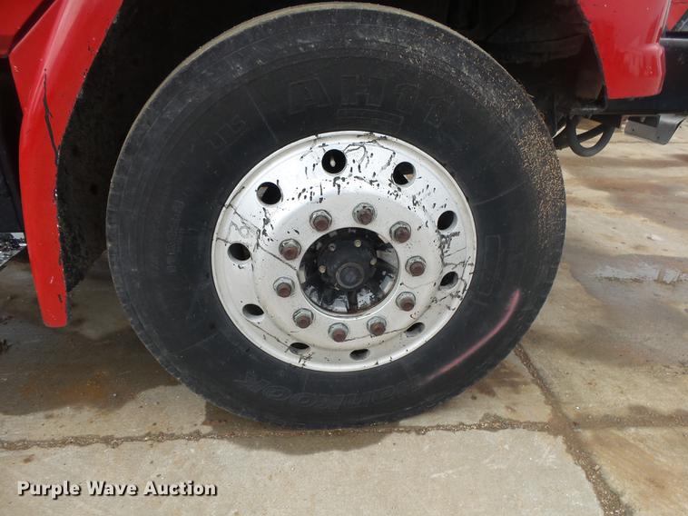 image for item DS9562 1999 Freightliner FL70 oil distribution truck