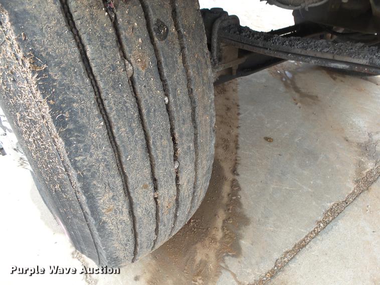 image for item DS9562 1999 Freightliner FL70 oil distribution truck