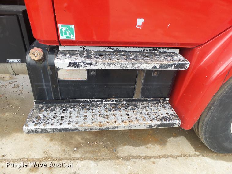 image for item DS9562 1999 Freightliner FL70 oil distribution truck