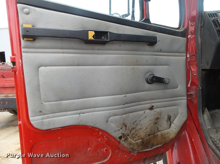 image for item DS9562 1999 Freightliner FL70 oil distribution truck