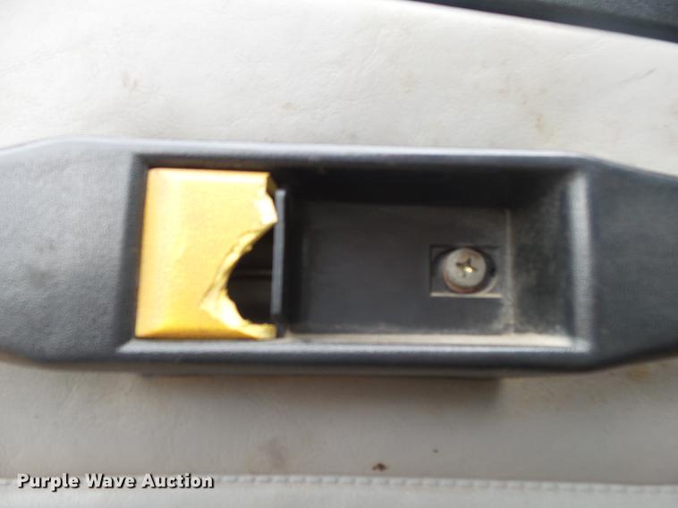 image for item DS9562 1999 Freightliner FL70 oil distribution truck