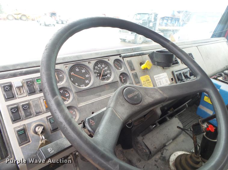 image for item DS9562 1999 Freightliner FL70 oil distribution truck