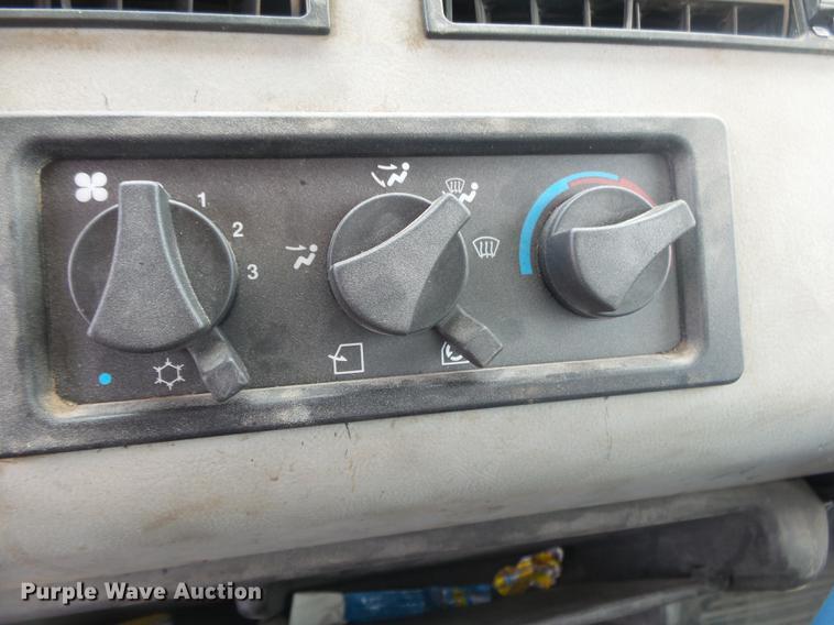 image for item DS9562 1999 Freightliner FL70 oil distribution truck