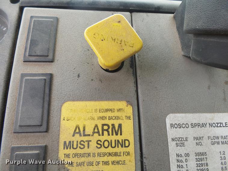 image for item DS9562 1999 Freightliner FL70 oil distribution truck