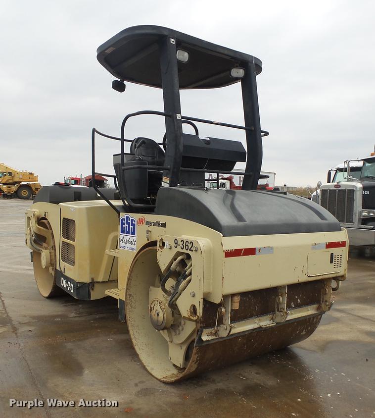image for item DS9563 2004 Ingersoll Rand DD70 double drum vibratory roller