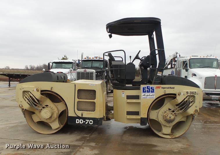 image for item DS9563 2004 Ingersoll Rand DD70 double drum vibratory roller
