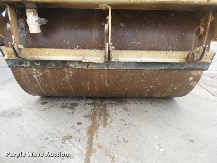 image for item DS9563 2004 Ingersoll Rand DD70 double drum vibratory roller