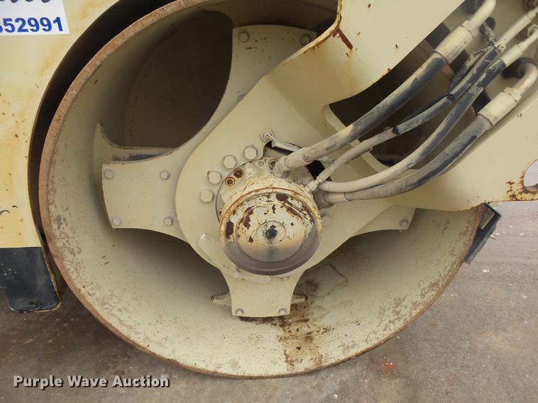 image for item DS9563 2004 Ingersoll Rand DD70 double drum vibratory roller
