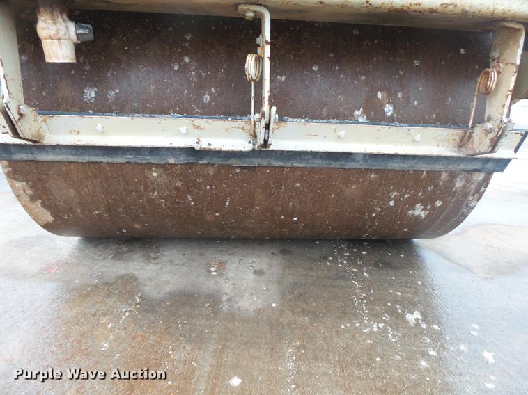 image for item DS9563 2004 Ingersoll Rand DD70 double drum vibratory roller