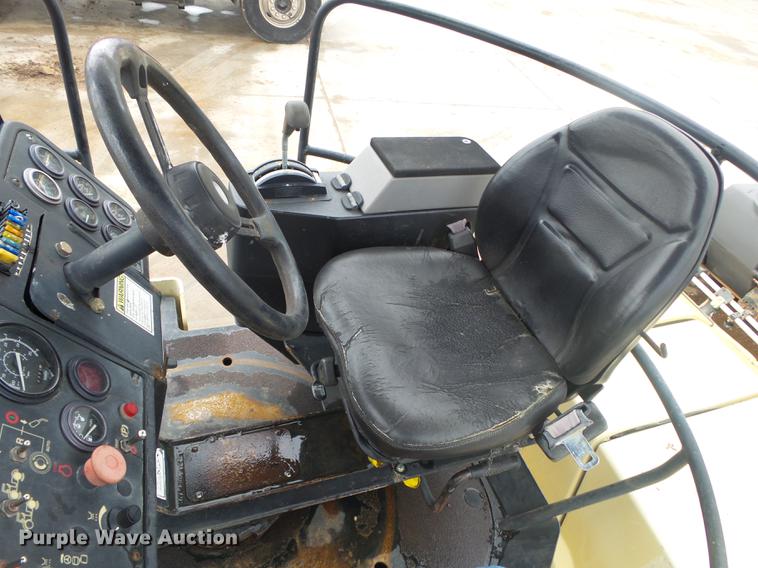 image for item DS9563 2004 Ingersoll Rand DD70 double drum vibratory roller