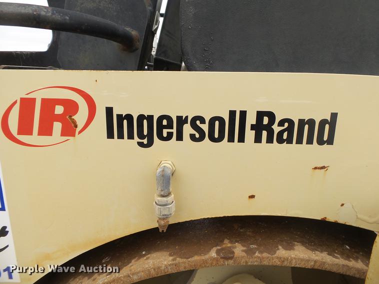 image for item DS9563 2004 Ingersoll Rand DD70 double drum vibratory roller