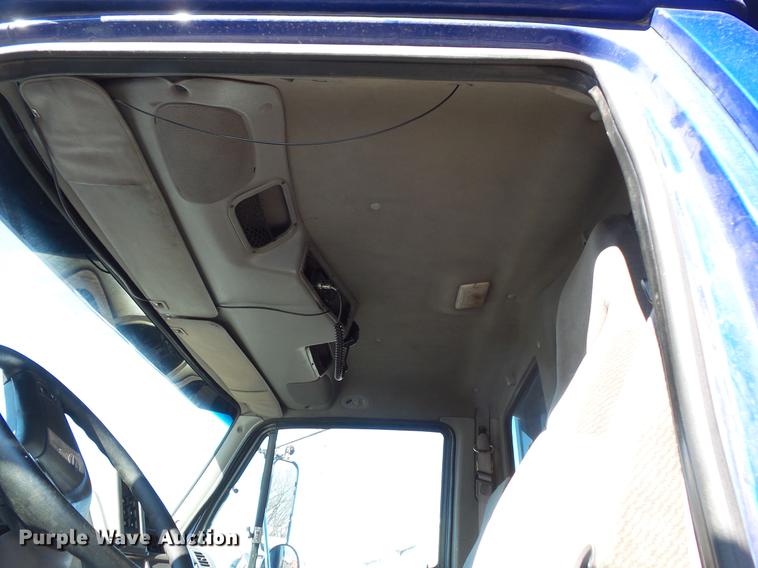 image for item DV9554 2000 Sterling L8500 dump truck