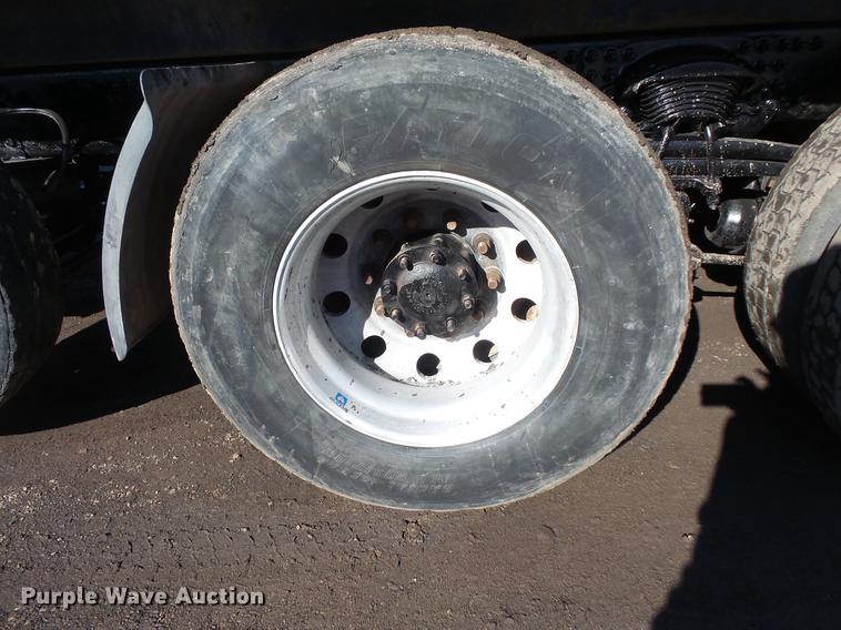 image for item DV9554 2000 Sterling L8500 dump truck