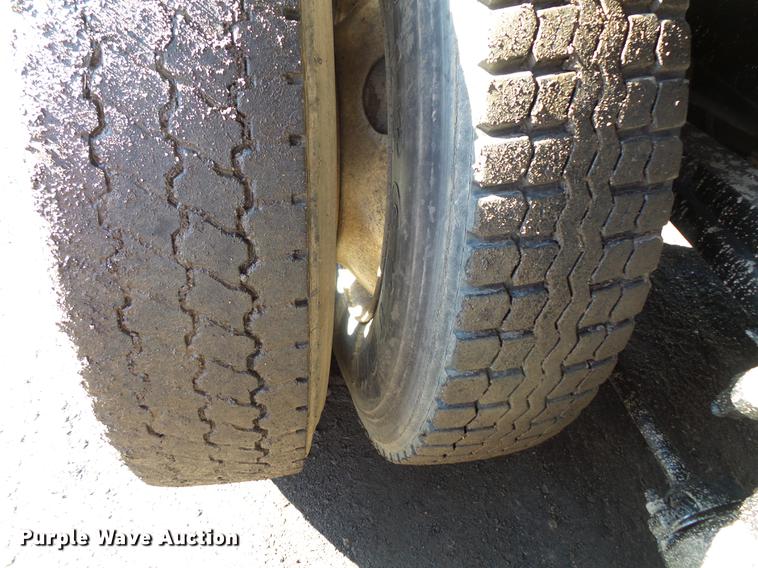 image for item DV9554 2000 Sterling L8500 dump truck