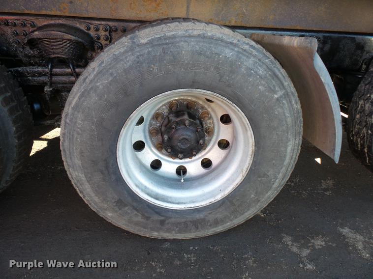 image for item DV9554 2000 Sterling L8500 dump truck