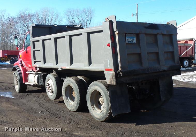 image for item DV9555 1998 Ford LT9513 Louisville 113 dump truck