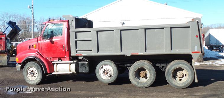 image for item DV9555 1998 Ford LT9513 Louisville 113 dump truck